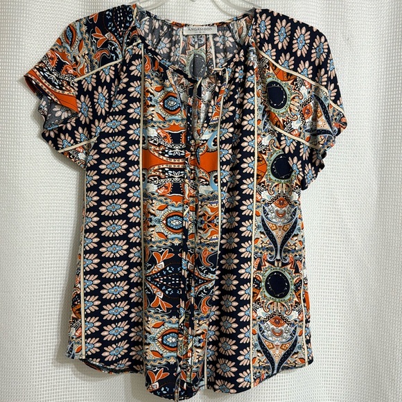 ANGASHION Tops - NWOT ANGASHIOM top size M.